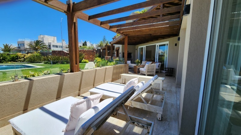 Muy linda planta baja en Palcos de la Posta